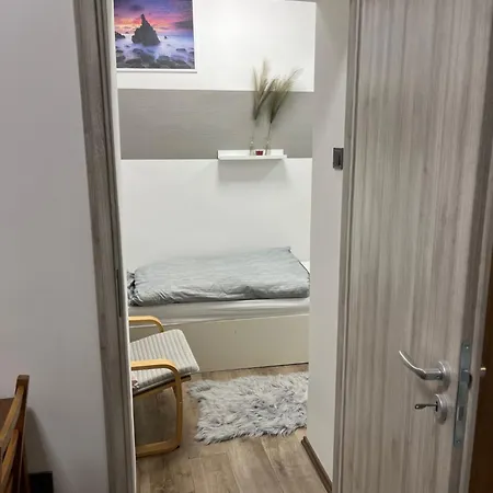 Appartement Cozy Close To M0 Way Boedapest
