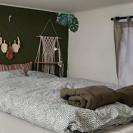 Cozy Close To M0 Way *